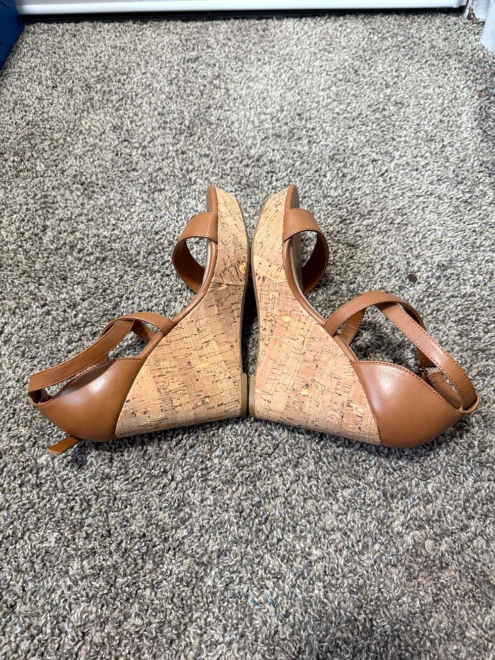 Tommy Hilfiger Cognac Leather Strappy Block Heel Sandals - Picture 4 of 6